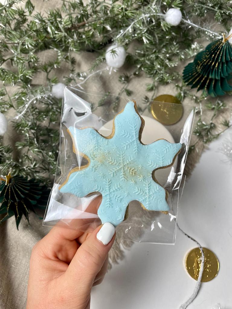 Individual Blue Snowflake Biscuit (no gift wrap)